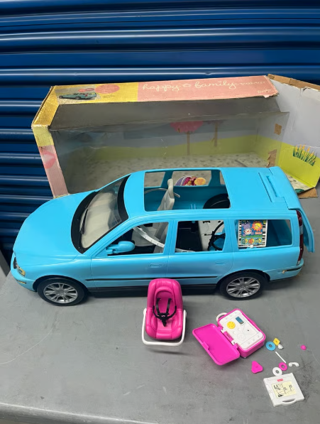 Huge Barbie Happy Family Collection - Image 12