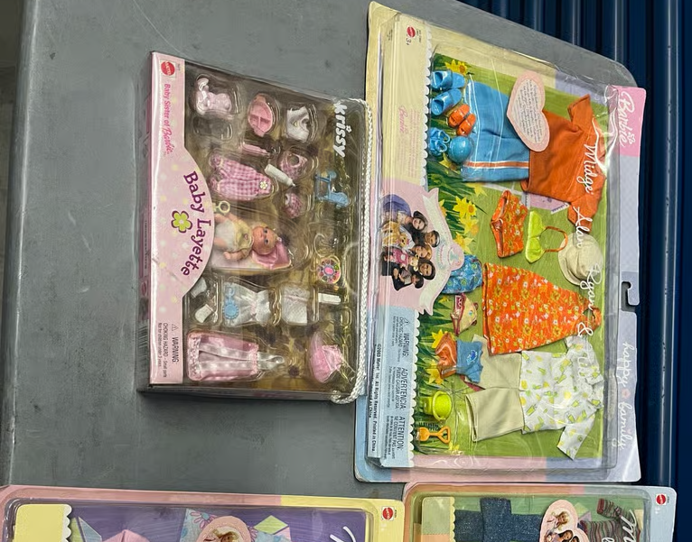 Huge Barbie Happy Family Collection - Image 11