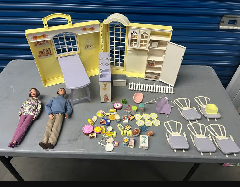 Huge Barbie Happy Family Collection - Image 10