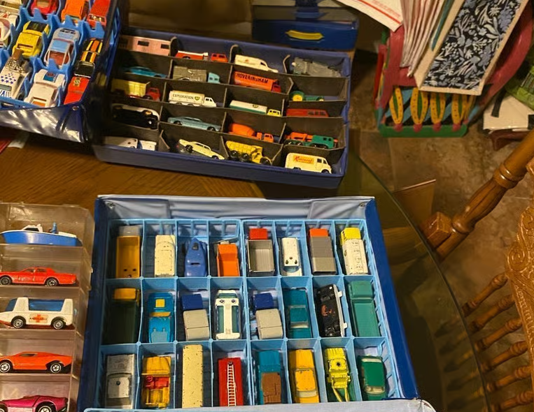MASSIVE Matchbox Lesney Lot with Antique car carry cases - Image 6
