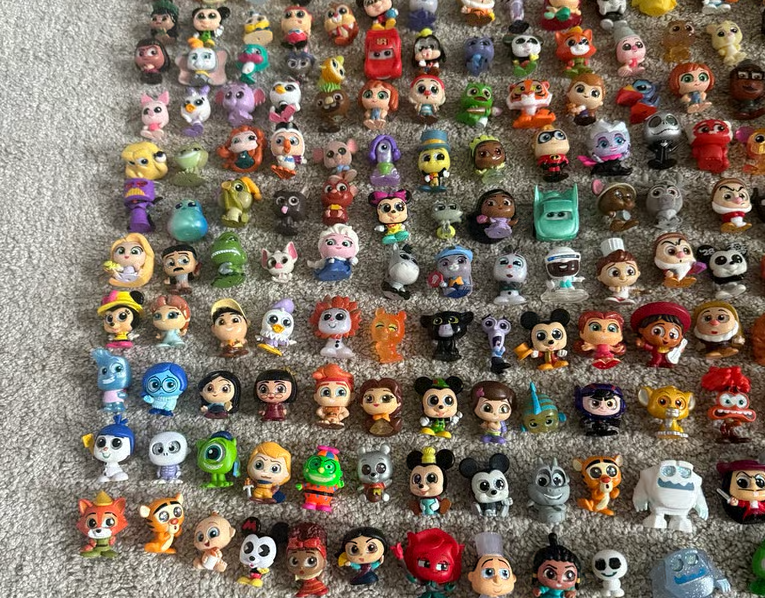 Huge Disney Doorables Lot 650+ vehicles and playsets NO DUPLICATES - Image 5