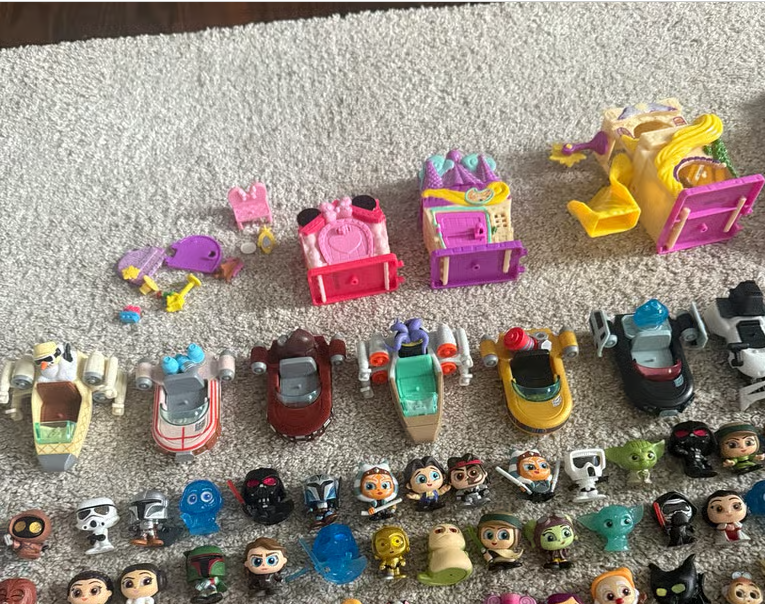 Huge Disney Doorables Lot 650+ vehicles and playsets NO DUPLICATES - Image 3